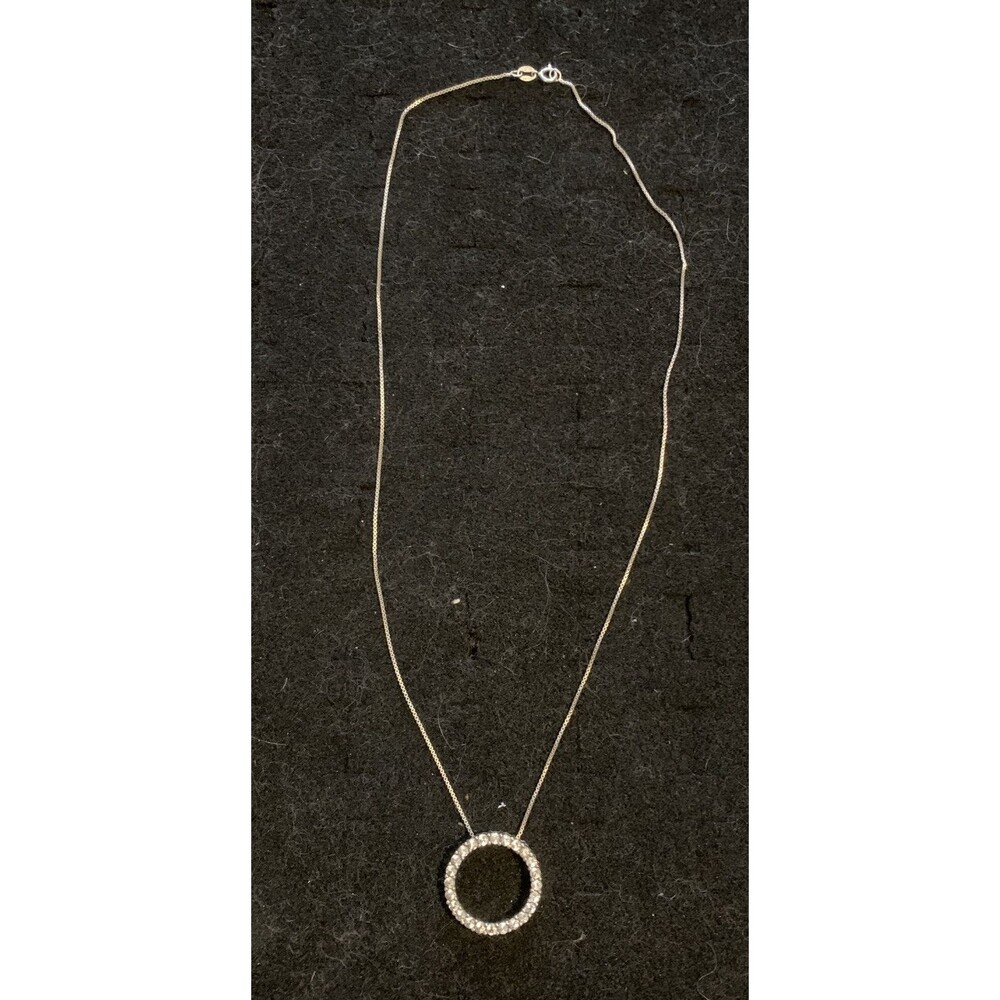 Sterling Silver Wreath Circular White Stone 18 inch Necklace